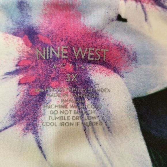 Nine West Active Shorts (size 3X) - Picture 3 of 4